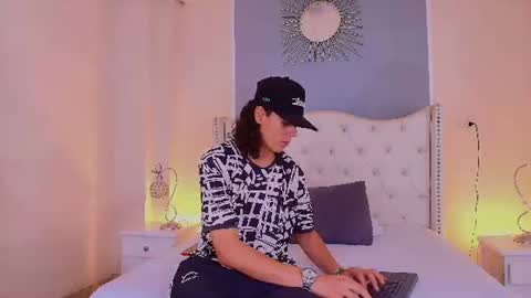 Snapshot of abravanel_sefardi chatting on 06/18/26, 10:58 Abrovanel online show from 06/18/26, 10:58