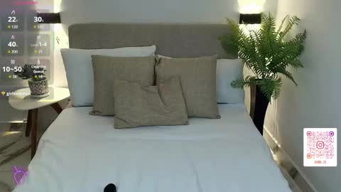 Snapshot of abril_71 chatting on 11/13/25, 04:50 Abril online show from 11/13/25, 04:50