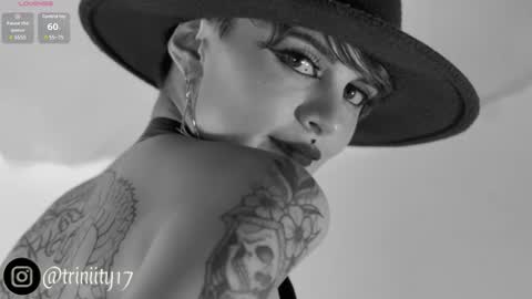 Snapshot of abril__colen chatting on 12/01/24, 09:04 April online show from 12/01/24, 09:04