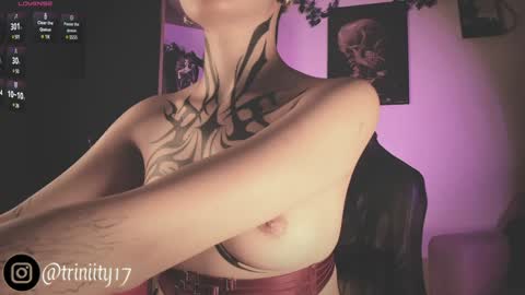 Snapshot of abril__colen chatting on 12/06/24, 12:23 April online show from 12/06/24, 12:23