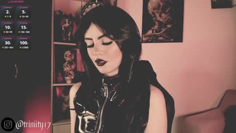 Snapshot of abril__colen chatting on 12/07/24, 10:01 April online show from 12/07/24, 10:01