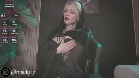 Snapshot of abril__colen chatting on 12/29/24, 09:20 April online show from 12/29/24, 09:20