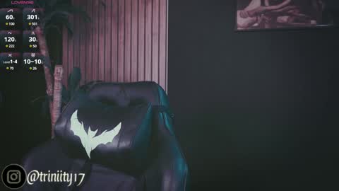 Snapshot of abril__colen chatting on 02/06/25, 09:17 April online show from 02/06/25, 09:17