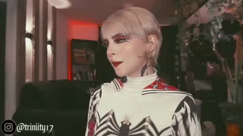 Snapshot of abril__colen chatting on 09/13/25, 02:11 April online show from 09/13/25, 02:11