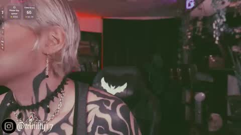 Snapshot of abril__colen chatting on 09/17/25, 03:41 April online show from 09/17/25, 03:41