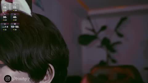 Snapshot of abril__colen chatting on 12/20/25, 10:06 April online show from 12/20/25, 10:06