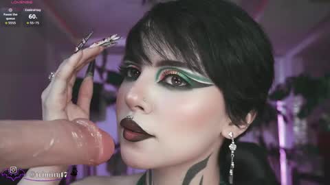 Snapshot of abril__colen chatting on 03/19/26, 02:10 April online show from 03/19/26, 02:10