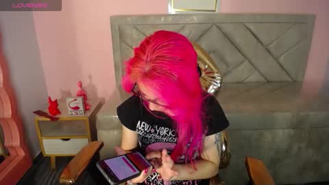 abril_ch_ online show from 02/09/26, 12:31