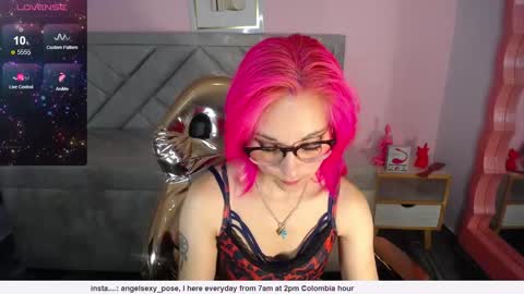 abril_ch_ online show from 02/11/26, 12:10