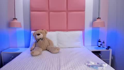 Snapshot of abril_cooper11 chatting on 10/25/25, 08:58 abril_cooper11 online show from 10/25/25, 08:58