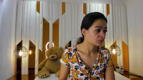 Snapshot of abril_cooper11 chatting on 11/10/25, 11:20 abril_cooper11 online show from 11/10/25, 11:20