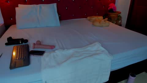 abril_gomez_11 online show from 02/06/26, 09:40