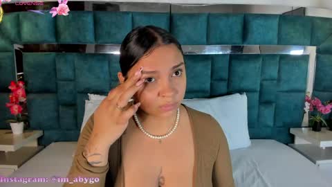 Snapshot of abril_gomez_11 chatting on 05/25/26, 07:53 abril_gomez_11 online show from 05/25/26, 07:53