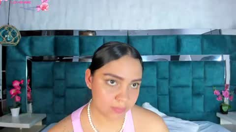 Snapshot of abril_gomez_11 chatting on 06/11/26, 02:53 abril_gomez_11 online show from 06/11/26, 02:53