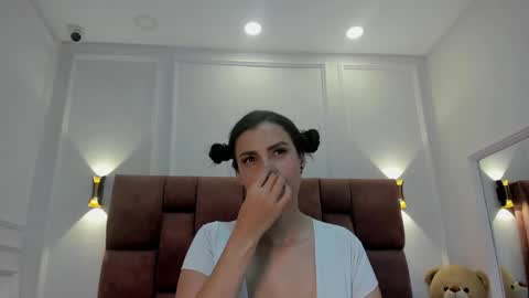 Snapshot of abril_jones10 chatting on 12/30/24, 07:37 Abril jones online show from 12/30/24, 07:37