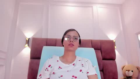 Snapshot of abril_jones10 chatting on 12/30/24, 10:43 Abril jones online show from 12/30/24, 10:43