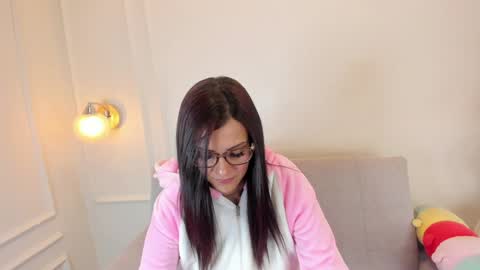 Snapshot of abril_jones10 chatting on 02/07/25, 04:27 Abril jones online show from 02/07/25, 04:27