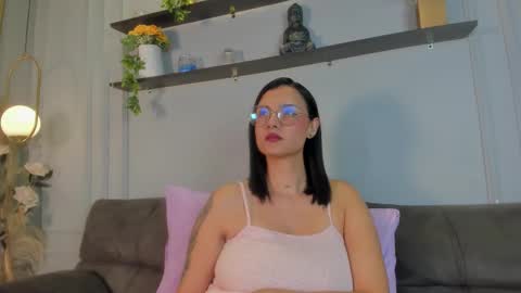 Snapshot of abril_jones10 chatting on 10/31/25, 08:37 Abril jones online show from 10/31/25, 08:37