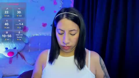 Snapshot of abril_soto chatting on 05/07/26, 01:11 Abril online show from 05/07/26, 01:11