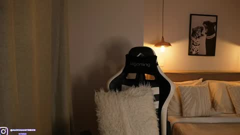 Snapshot of abril_w18 chatting on 06/05/26, 11:21 My name is Alexa. Please say hello I like to chat with you. If you have requests please use tip online show from 06/05/26, 11:21