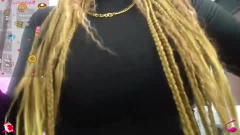 Snapshot of abrilbanks chatting on 09/18/25, 01:35 ABRIL online show from 09/18/25, 01:35