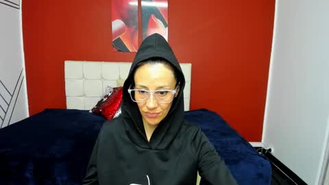 Snapshot of abrillee1 chatting on 01/11/25, 09:46 ABRIL online show from 01/11/25, 09:46