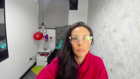 Snapshot of abrillee1 chatting on 03/06/25, 07:32 ABRIL online show from 03/06/25, 07:32