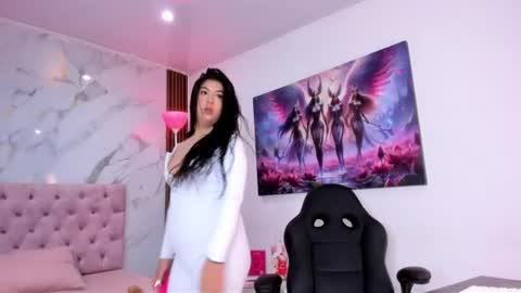 Snapshot of abrilquintana chatting on 06/20/26, 11:35 Abril online show from 06/20/26, 11:35