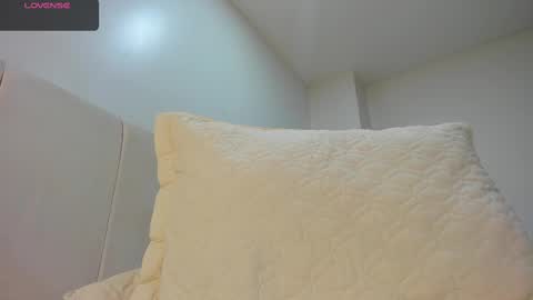 Snapshot of abrilsonne chatting on 02/28/25, 12:54 AbrilSonne online show from 02/28/25, 12:54