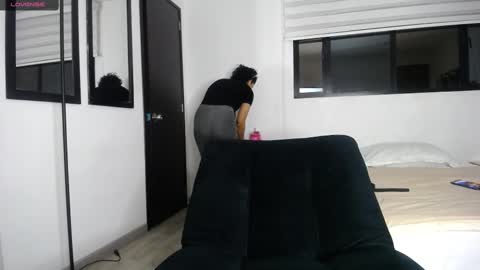 Snapshot of abrilsonne chatting on 09/19/25, 02:02 AbrilSonne online show from 09/19/25, 02:02