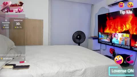 Snapshot of abrilstivenson_ chatting on 04/03/26, 12:41 itis S O F I A online show from 04/03/26, 12:41