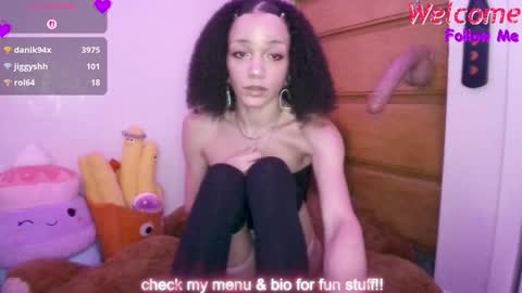 Snapshot of abruisedpeach chatting on 12/21/25, 04:08 Peach online show from 12/21/25, 04:08