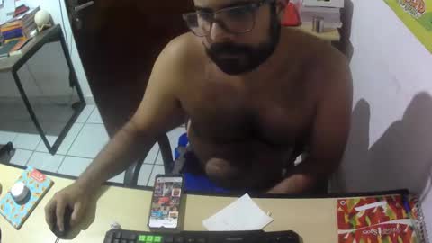 Snapshot of absinnto2016 chatting on 02/04/25, 06:06 Luke 33 online show from 02/04/25, 06:06