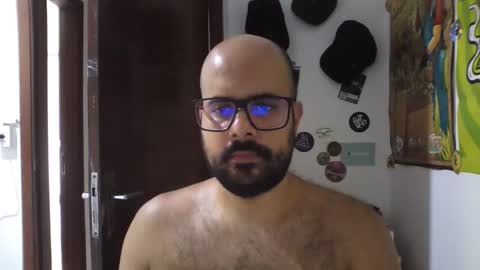 Snapshot of absinnto2016 chatting on 02/04/26, 01:28 Luke 33 online show from 02/04/26, 01:28