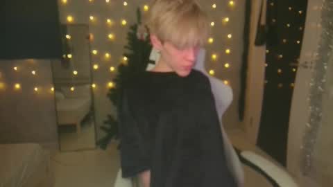 Snapshot of abslut chatting on 01/12/26, 03:28 Nick online show from 01/12/26, 03:28