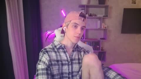 Snapshot of abslut chatting on 02/24/26, 08:40 Nick online show from 02/24/26, 08:40