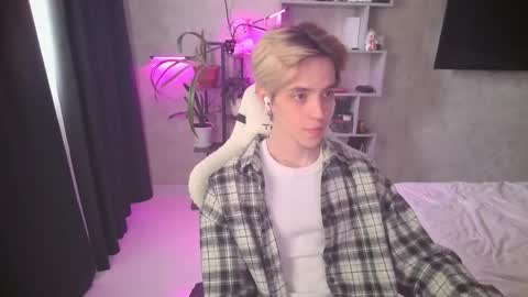 Snapshot of abslut chatting on 02/26/26, 09:08 Nick online show from 02/26/26, 09:08