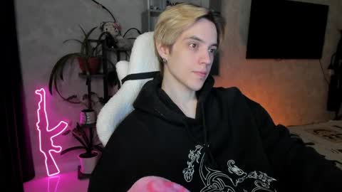 Snapshot of abslut chatting on 03/17/26, 03:44 Nick online show from 03/17/26, 03:44