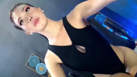 Snapshot of absolutelyselfsucker69 chatting on 09/14/25, 02:33 Miss Sophie online show from 09/14/25, 02:33