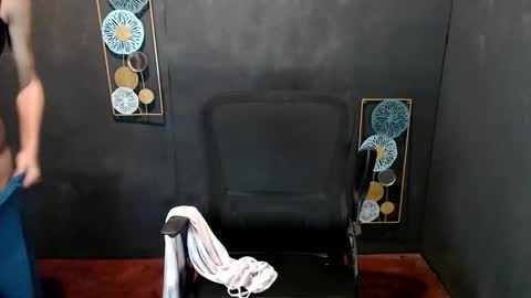 Snapshot of absolutelyselfsucker69 chatting on 10/25/25, 12:23 Miss Sophie online show from 10/25/25, 12:23