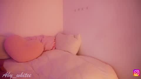   Aby   online show from 11/17/25, 04:18