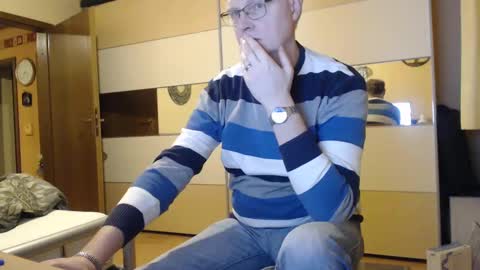 Snapshot of ach471 chatting on 01/09/25, 06:17 ach471 online show from 01/09/25, 06:17