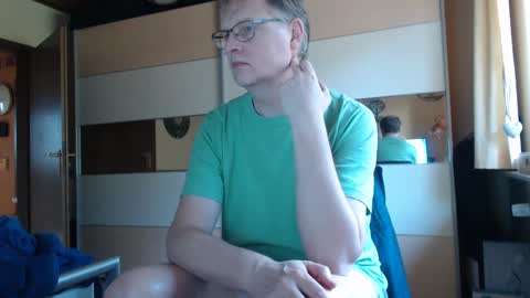 Snapshot of ach471 chatting on 03/12/25, 07:35 ach471 online show from 03/12/25, 07:35