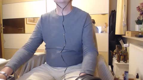 Snapshot of ach471 chatting on 09/16/25, 07:15 ach471 online show from 09/16/25, 07:15