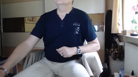 Snapshot of ach471 chatting on 09/19/25, 06:59 ach471 online show from 09/19/25, 06:59