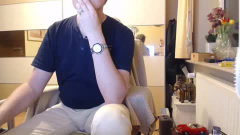 Snapshot of ach471 chatting on 10/06/25, 05:05 ach471 online show from 10/06/25, 05:05