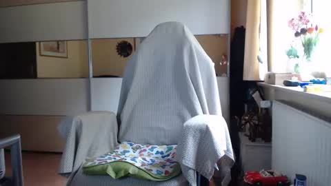 Snapshot of ach471 chatting on 10/12/25, 08:02 ach471 online show from 10/12/25, 08:02