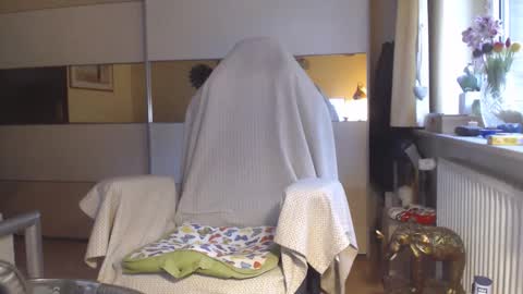 Snapshot of ach471 chatting on 10/25/25, 07:27 ach471 online show from 10/25/25, 07:27