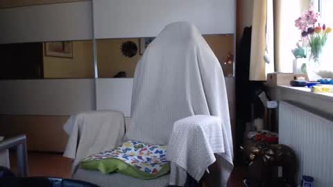 Snapshot of ach471 chatting on 10/29/25, 07:43 ach471 online show from 10/29/25, 07:43