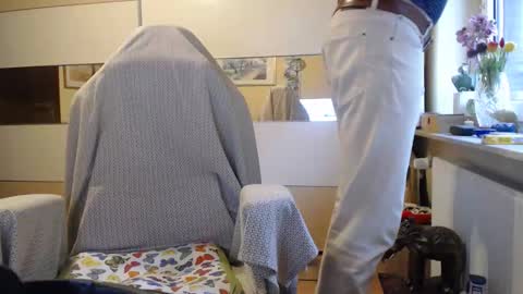 Snapshot of ach471 chatting on 11/02/25, 08:28 ach471 online show from 11/02/25, 08:28